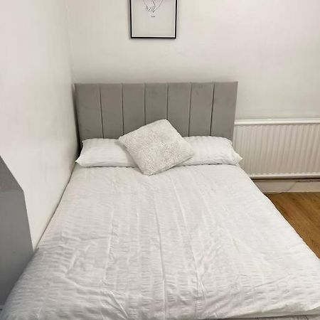 Edens Place 레스터 외부 사진