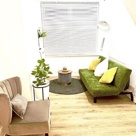 Edens Place 레스터 외부 사진