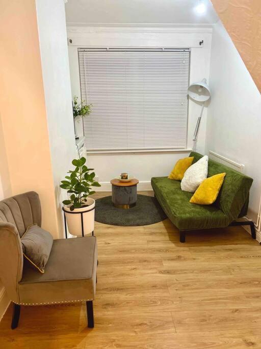Edens Place 레스터 외부 사진